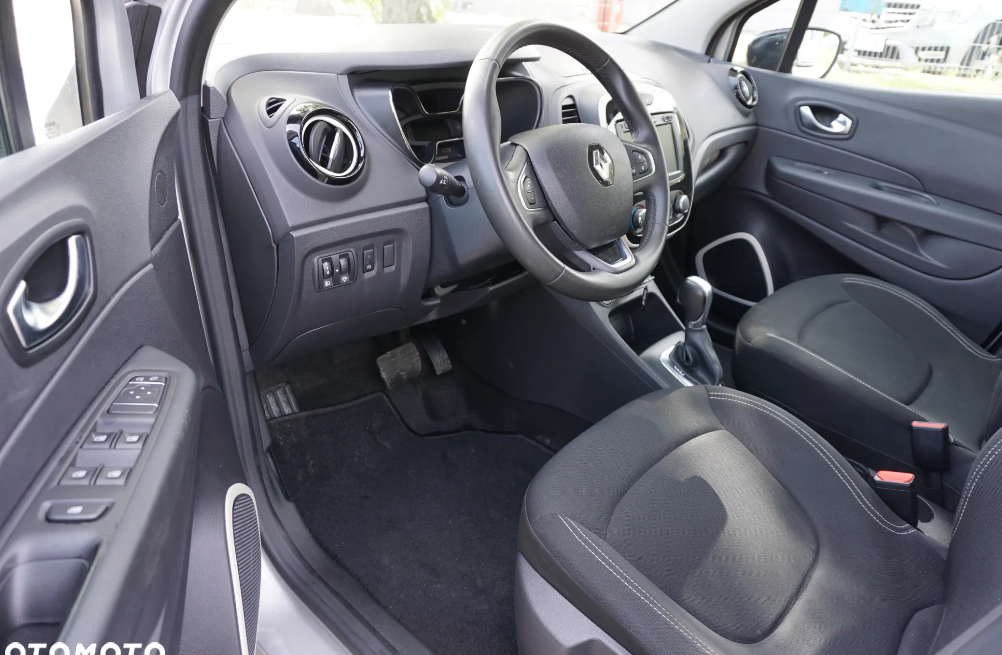 Renault Captur cena 59900 przebieg: 36000, rok produkcji 2019 z Praszka małe 172